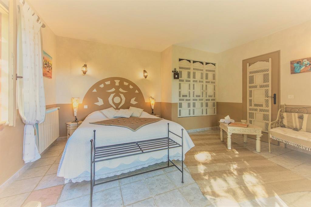 Mas De Foncaudette Bed and Breakfast Lourmarin Eksteriør billede